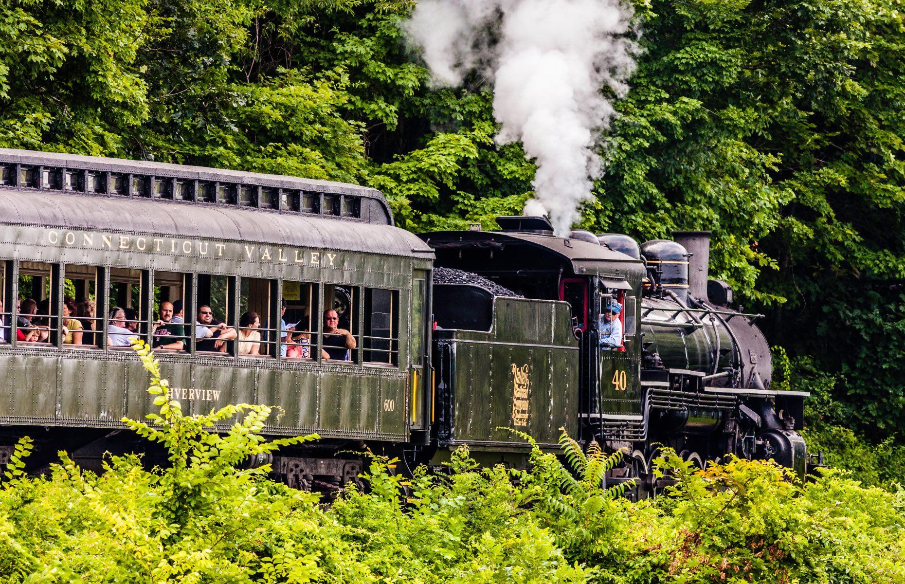25. Connecticut: Essex Steam Train and Riverboat, Essex